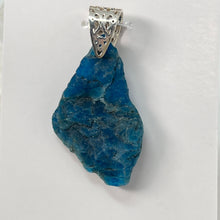 Load image into Gallery viewer, Pendant - Apatite
